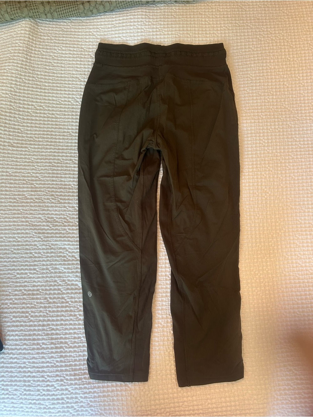 Women's Lululemon Athletica olive green  Capris